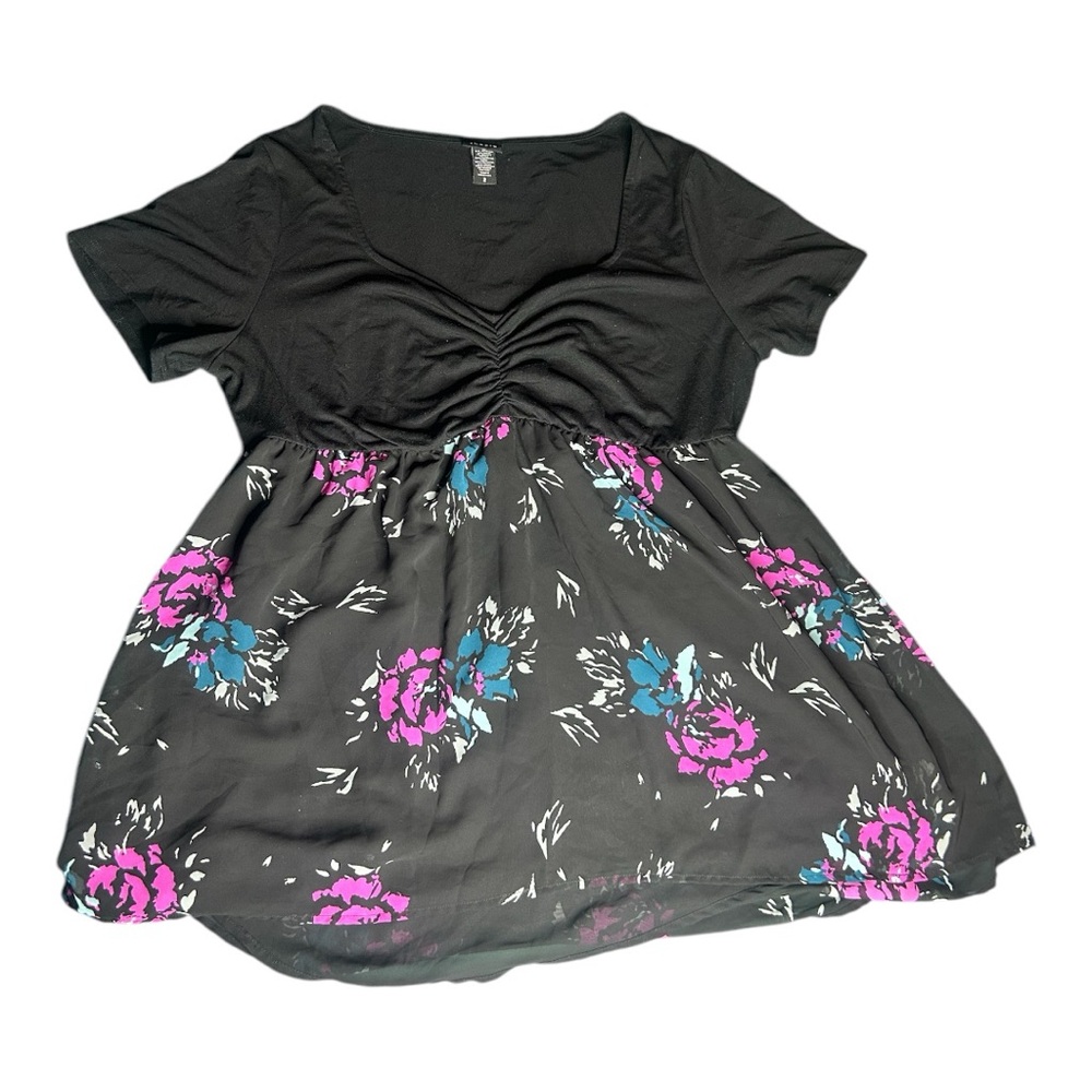 Torrid Plus Size 2 Cinched Flowy Floral Short Sleeve Top with Ruffle Det…